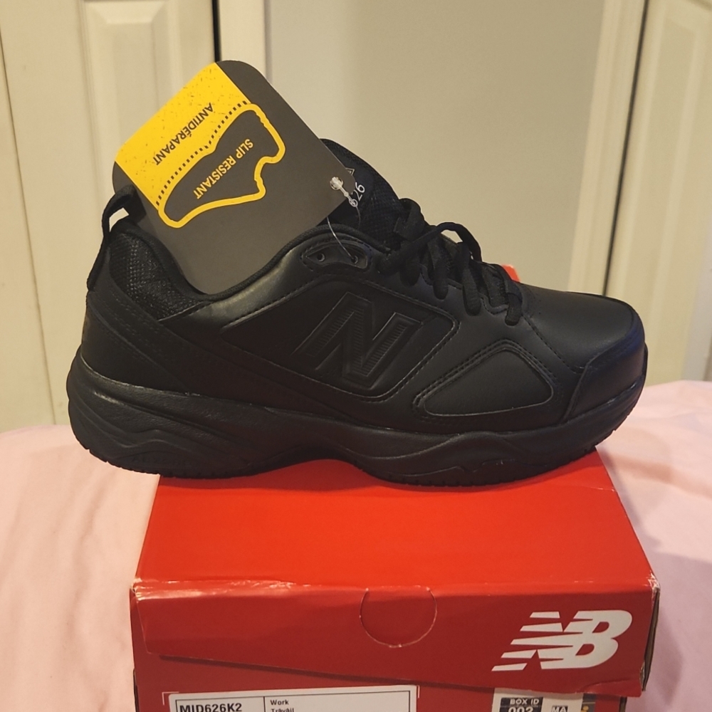 BRAND NEW....MEN NEW BALANCE SNEAKERS